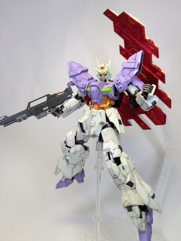 通常のビームライフルも持ってます。