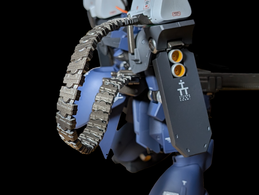 ゼクアイン専用マシンガンのベルト帯は短く融通が利かないのでブキヤのベルト帯に変更