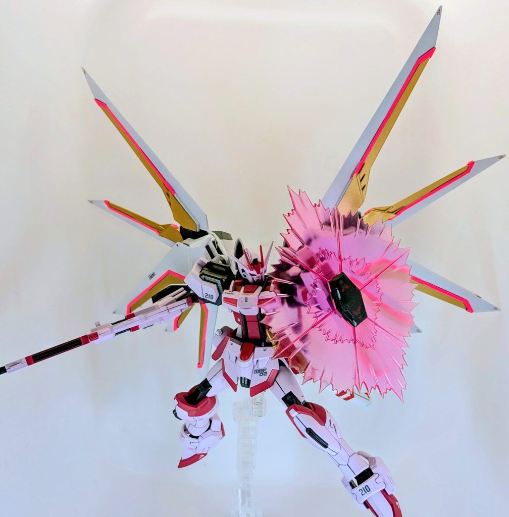 ビームシールドも装備させてみました!!こちらはコトブキヤのエネルギーシールドを使用しております。