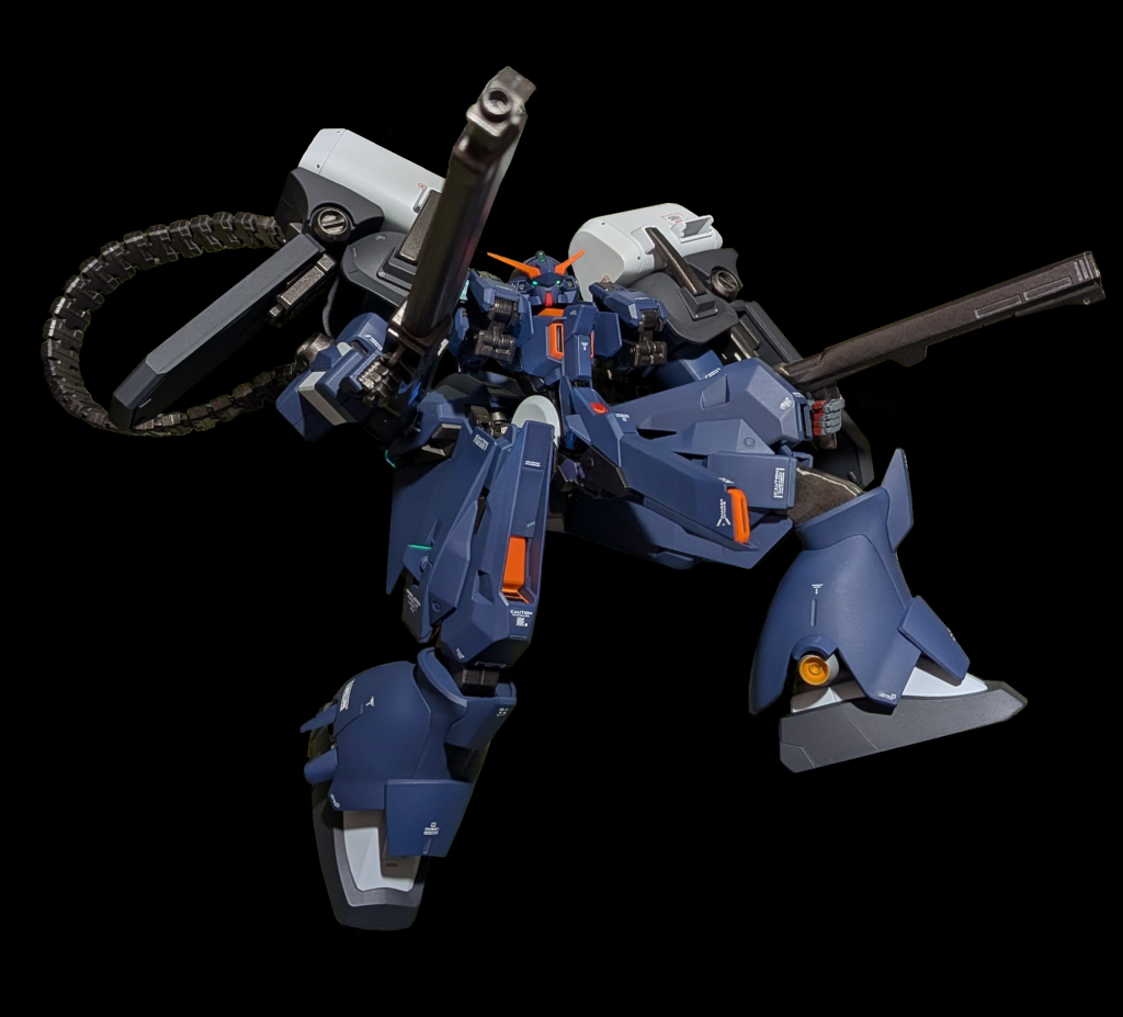 なんでリックディアスのクレイバズーカと微妙に形状が違うのだろうか…