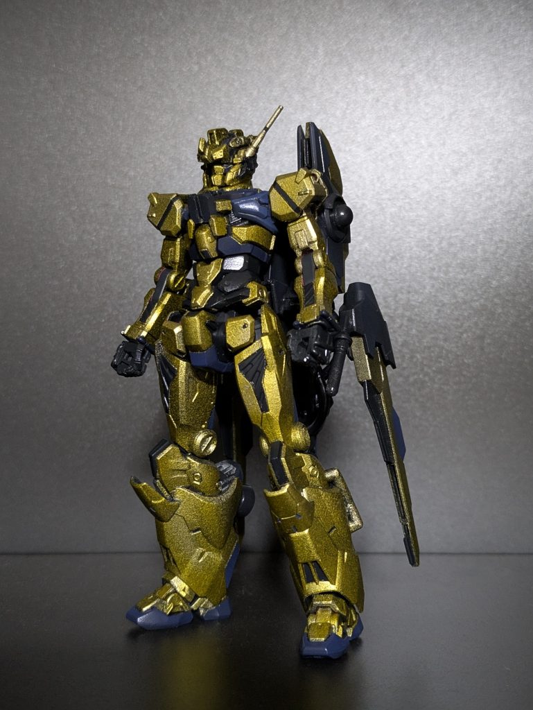 塗装に関しては初めてメタリック色をエアブラシしましたが、変に表面がザラついたりマスキングした部分に滲んだりしてしまったのでもっと訓練が必要そうです。