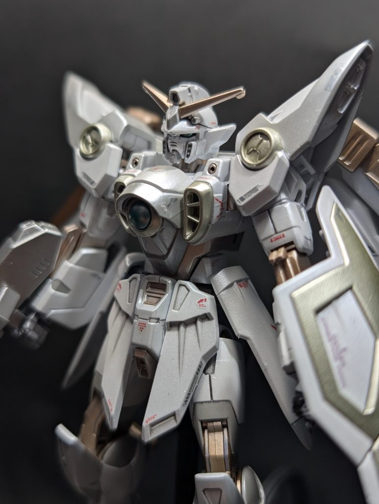 EGウイングガンダム　スノーホワイトっぽく