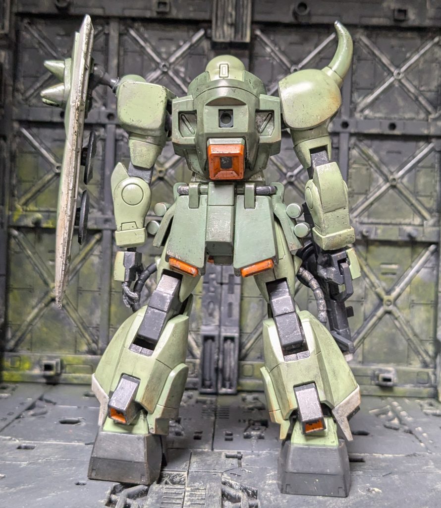 シンプルな背面。SEED系のバーニアの塗り分けは相変わらず苦手ですが、このザクヲさんはまだマシなほうかな。