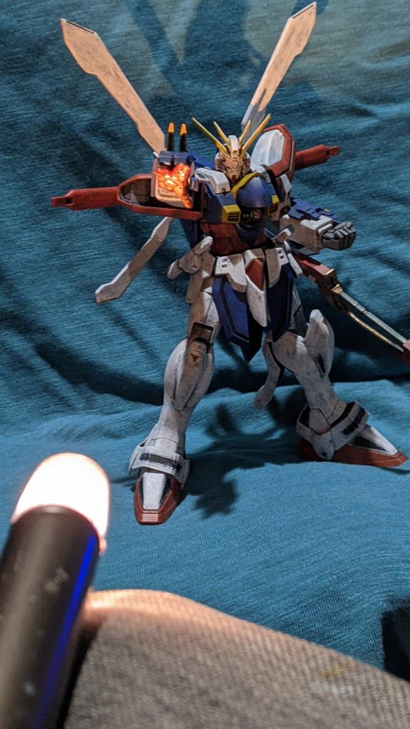 ゴッドフィンガーの発光のタネ