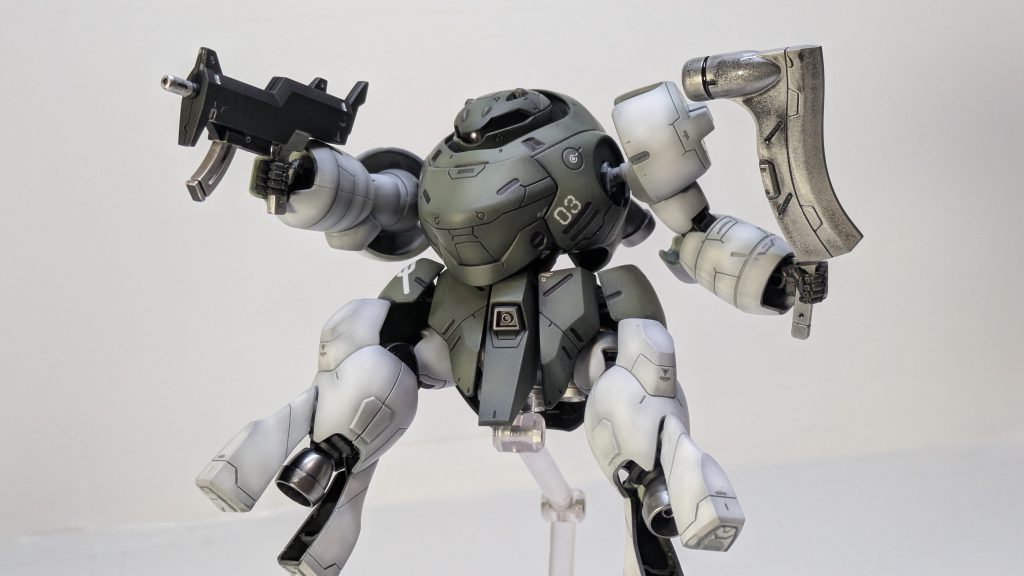 白とグレーのグラデ+グレーウォッシングで主張しすぎないパネルラインと使い込まれた感が出てていい感じ(gandam-hand2)