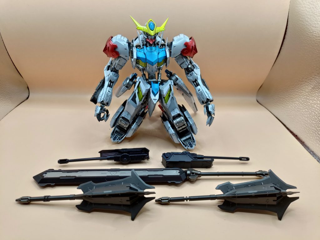 武装とか。ソードメイスはデカいのだけど、この後ヴァルキュリアバスターソードとか言うもっとデカいのが控えてる…一応二次で予約できたので来たら換装するかもしれません。