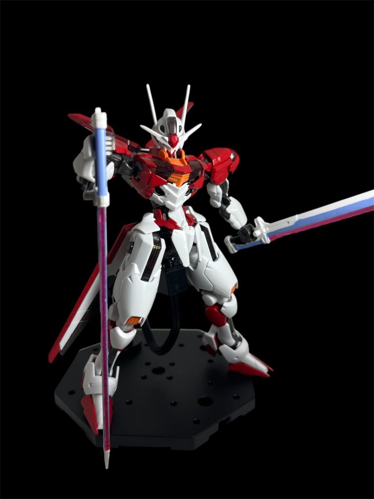 今回はサフ(缶スプレー)、目の蛍光、トップコートのみ手伝って、他は息子がやりました