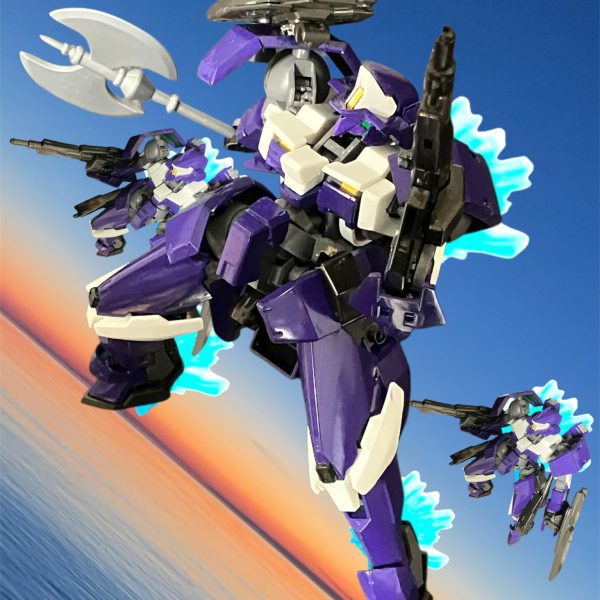 無人機達の脅威は、ギャラルホルンの2機のガンダムと人々の反撃で終わった・・・・はずだった。だが、外部に流出した無人機製造技術による無人機の乱発。やがて人の制御から離れ、自然発生しまつ。人々は災害と化した無人機のスタンピードに、各陣営は戦力強化の一環として既存の機体をベースにした上位機種の開発を敢行。今、鉄血世界の真のサバイバルが始まった・・・（6枚目）
