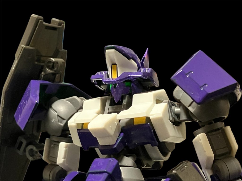 頭部はガンダム・エボルを参考にガンダムフェイス^_^