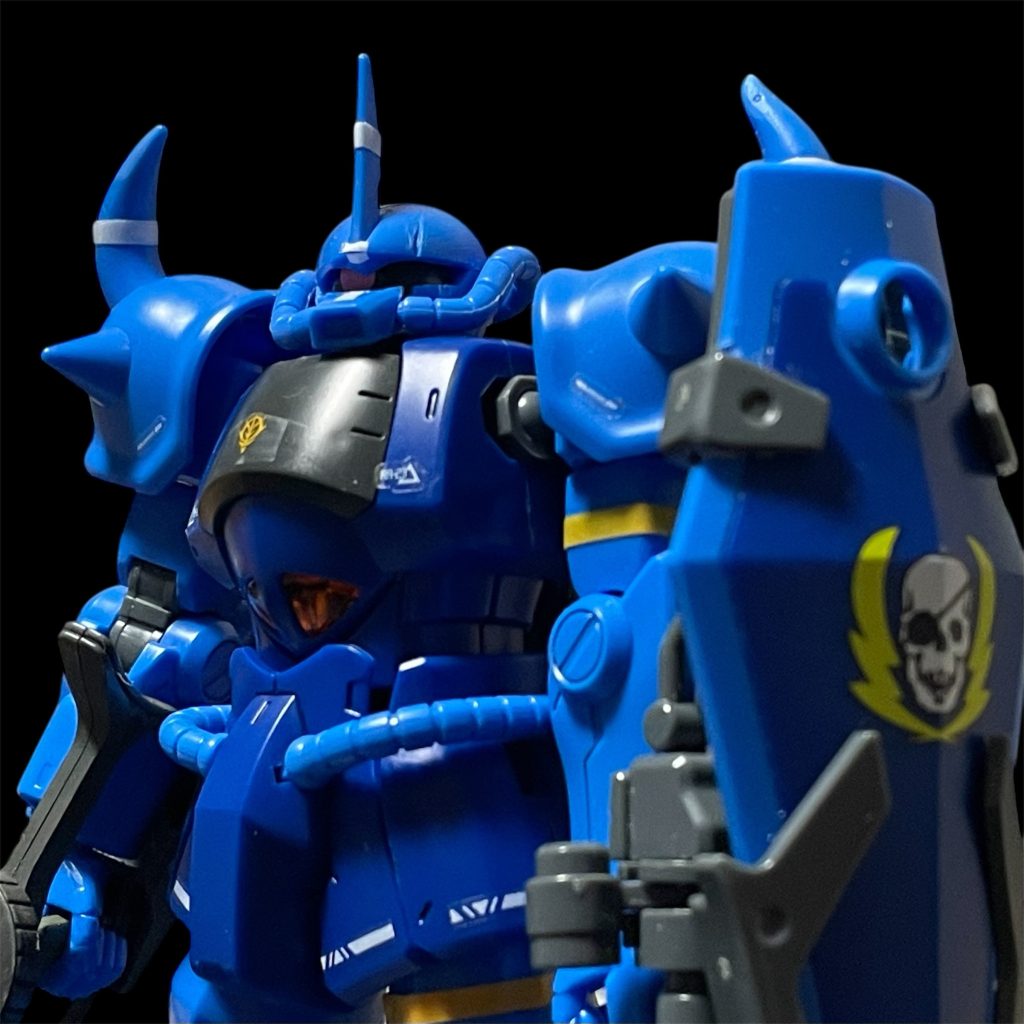 設定に『グフカスタム』とありましたが、リバイブ版ままでハンドパーツの変更のみ実施です。リバイブ版のグフを初めて作りましたが、良いキットですね。頭部やハンドパーツの差替えパーツも多いので自分好みにでき、プロポーションと良いですね。