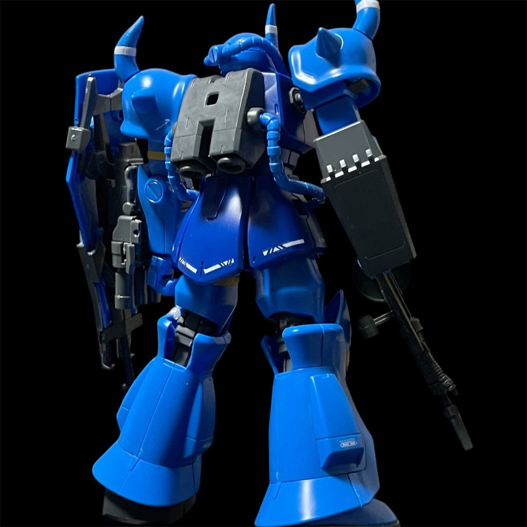 設定ではスパイクパーツの全てにラインが入っているのですが、正面から見た時にあまり見た目が良くないので不採用し、それ以外の箇所にラインを追加しています。