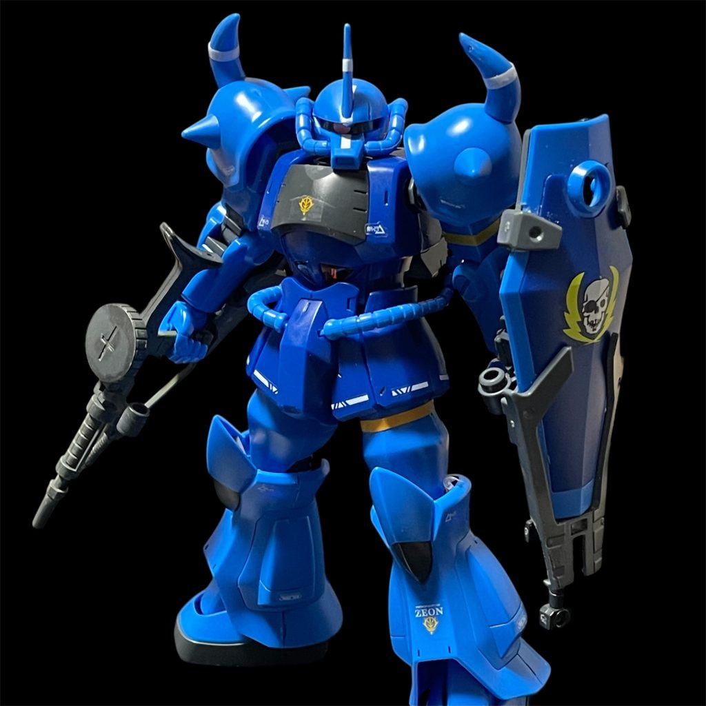 設定に『グフカスタム』とありましたが、リバイブ版ままでハンドパーツの変更のみ実施です。リバイブ版のグフを初めて作りましたが、良いキットですね。頭部やハンドパーツの差替えパーツも多いので自分好みにでき、プロポーションと良いですね。