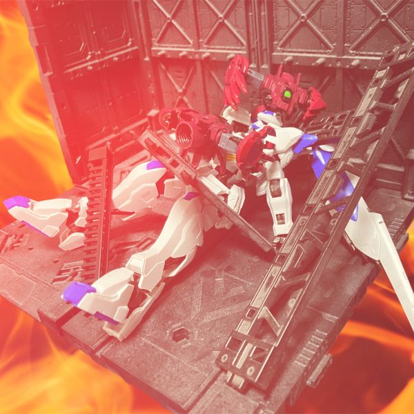 無人機のスタンピードはついに・・・地球に。襲われたのはバエルの祭壇を有するギャラルホルン地球本部。本部施設の放棄と滅却焼却処理により全ては灰と化した・・・はずだった。（3枚目）