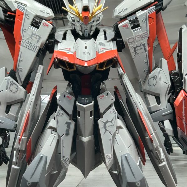 MVF-X08　エクリプスガンダム