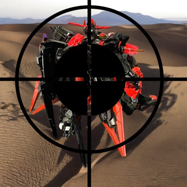 「こいつはひでぇー有様だ・・・各機、一斉射‼️出し惜しみするなぁ、撃てっ‼️」上空に現れたミグラントの二個小隊がミサイルを一斉射。たちまち爆発に飲まれる。「各機、もう一度だ。撃てっ！？な、なんだ？」さらに高い高度から黒い蝿が来る。サイズは並のMS以上。「ま、まさか・・・MA？」二の句を告げるもなくミグラントが地上に落ちていく。地上に降りた大きな蝿と共に・・・黒いバエルは消えた。いずこに？（2枚目）