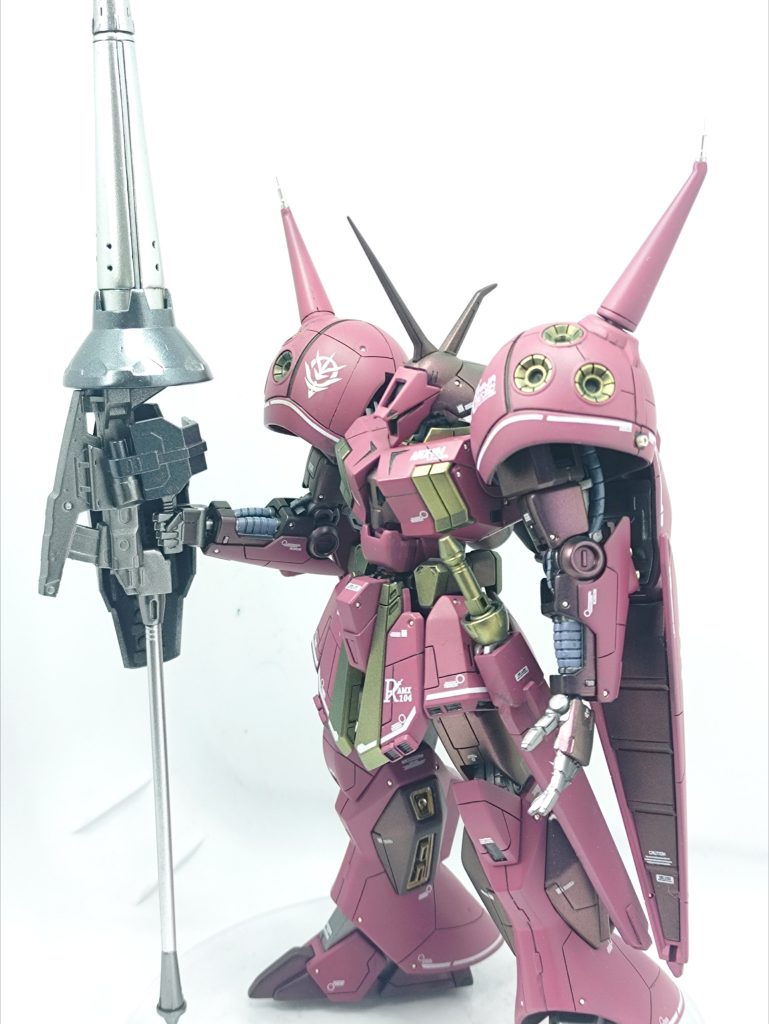 いじったのはモノアイと股関節、スジボリ、メタルパーツぐらいです非常に出来の良いキットですね