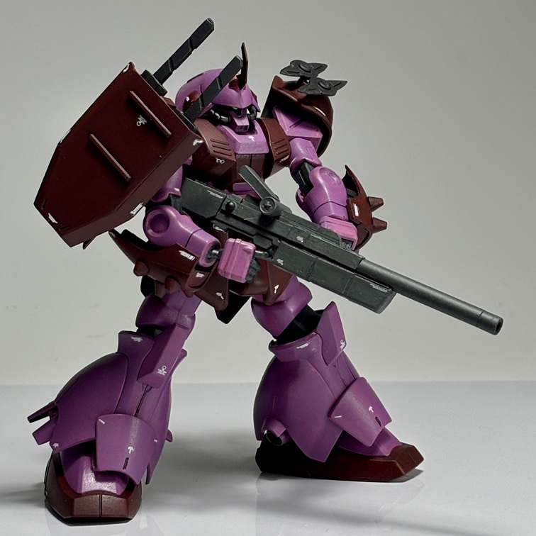 マラサイ用ビームライフルだけでなく、ハイザックカスタムのビームランチャーを装備することもあったという設定だそう。