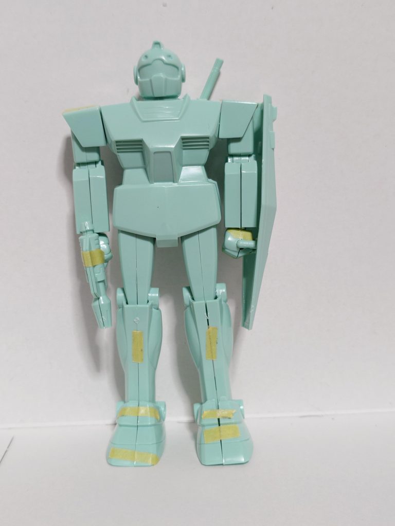 まずは元のキットから印象は「下半身は何かそのままで良さそうかな、上半身弄っていこうか」と