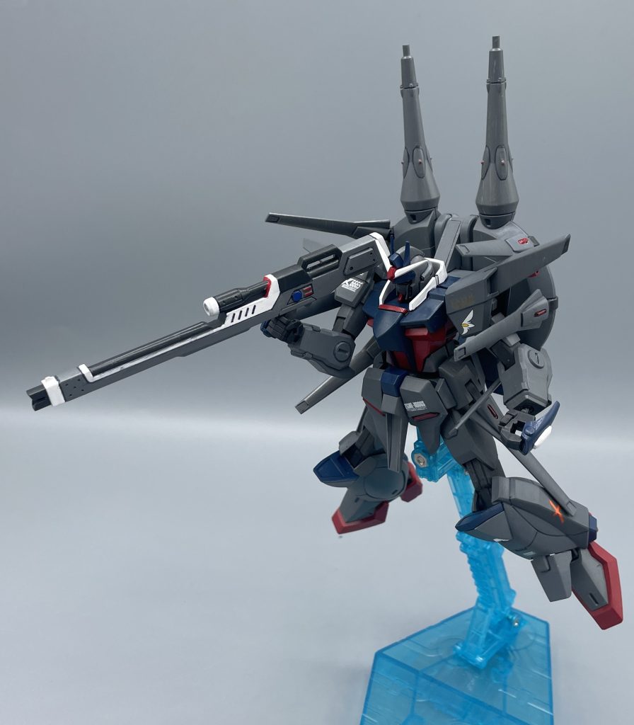 高エネルギービームライフル　あの天帝プロヴィデンスの後継機ですから、当然ライフルはデッカイです。インパルスやセイバーなどのセカンドステージ機体の装備するライフルの改良型に当たります。　なんでも、ハイパー・デュートリオンの搭載により、出力や速射性がパワーアップしているんだとか。う～ん分からない(^^;笑　これは、インパルスが「ミネルバ！デュートリオンビーム！」でエネルギーチャージしていた動力源・”デュートリオン”と”核エネルギー”のハイブリッドエンジンだそうです。（デュートリオン＋核）÷２＝ハイパーデュートリオン　ってカンジですかね🤔このハイパーデュートリオンにより機体性能は、セカンドステージシリーズを遥かに上回るそう。&nbsp;シン！斬りこめるか！？