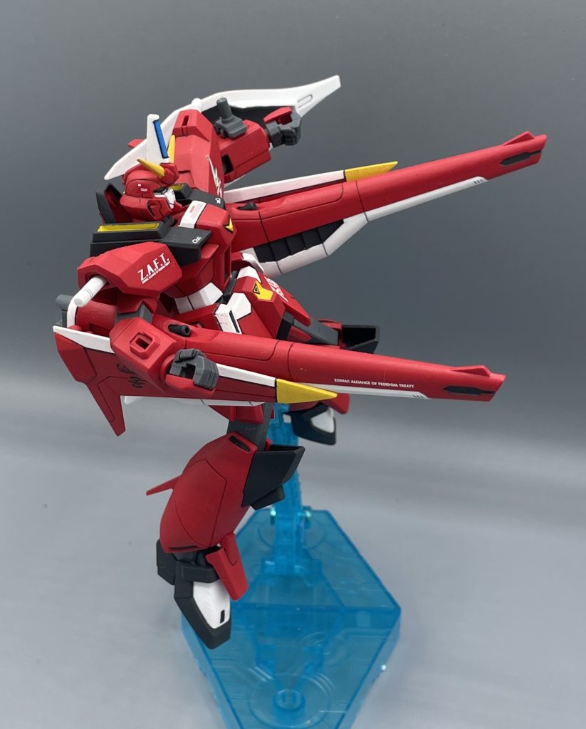 アムフォルタス プラズマ収束ビーム砲　セイバーの最強兵装のビーム砲です。かのフリーダムに搭載されたバラエーナの改良型にあたります。核で動いて無尽蔵に発射できたバラエーナの燃費性能を改良することで、バッテリー機のセイバーでも扱えるようになっています。