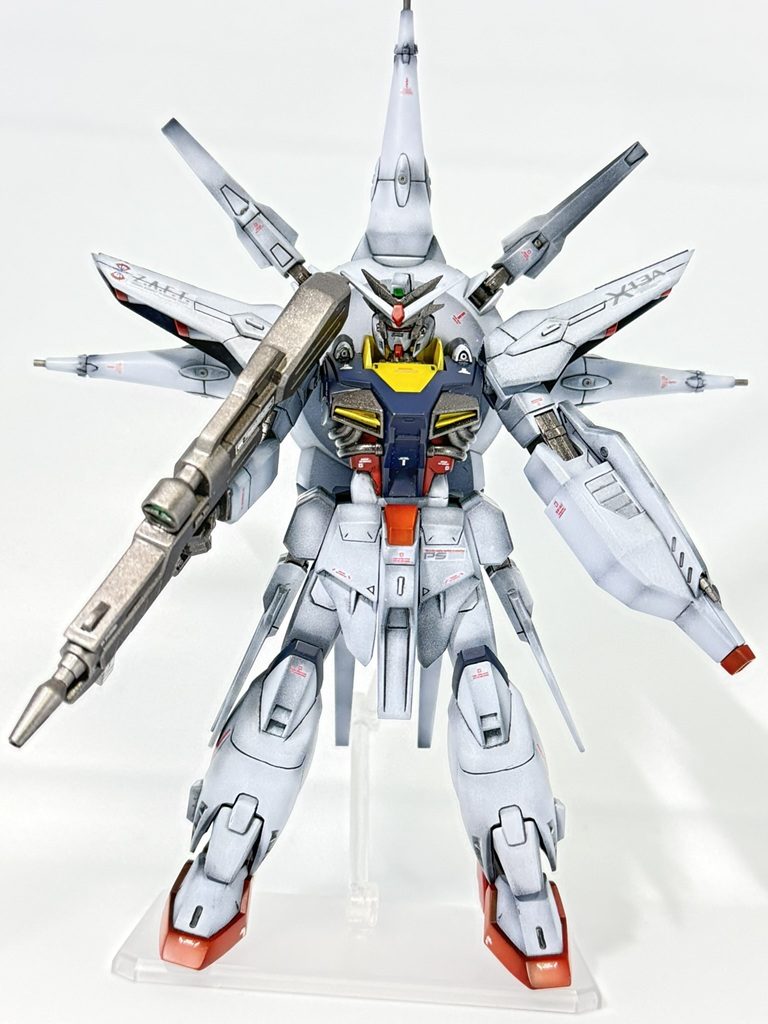 今回はスジ彫り追加、頭部のトゲトゲパーツの延長、首1ｍｍ延長、腹部２ｍｍ延長、合わせ目処理(前腕、太もも、スネ、肩、武器)を致しました。