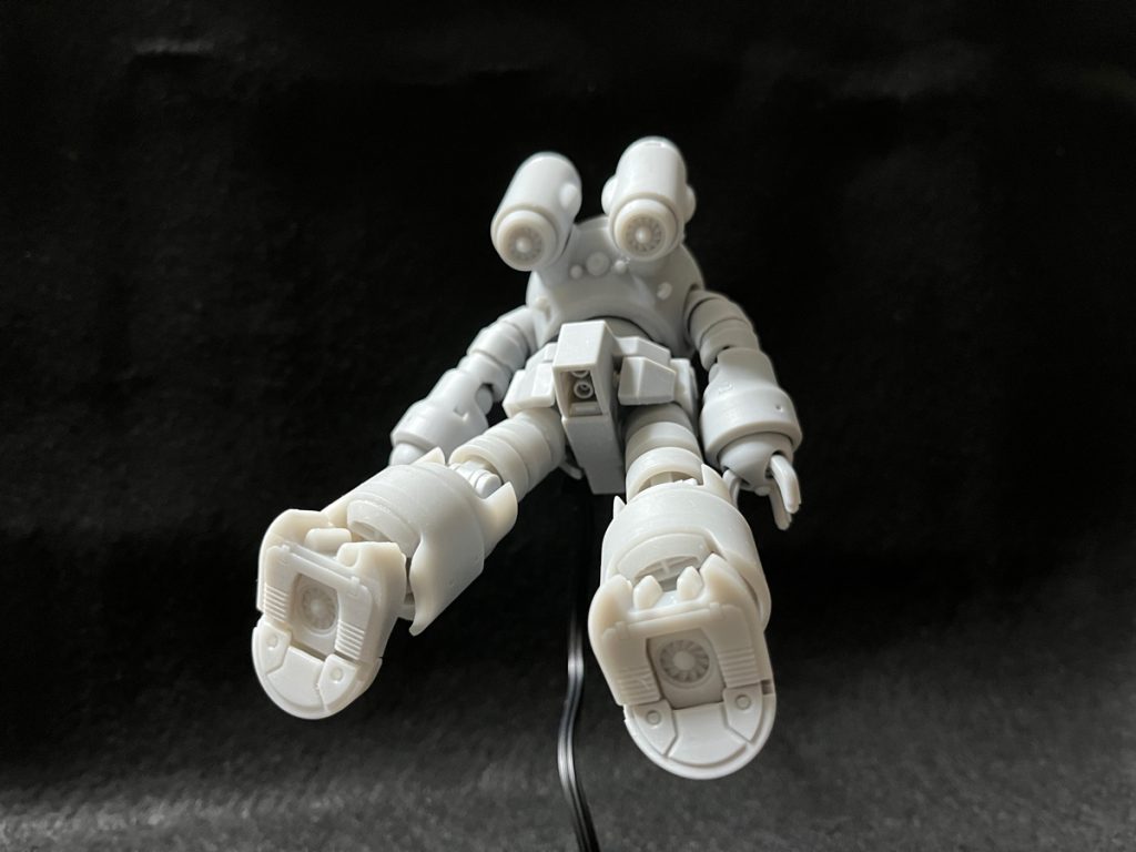 ★主推進力1．バックパック(捏造)各キットの様に全体がスイングするのは流体力学的に非効率。機体影響も考慮し噴射口のみ可動に。(ボールジョイントにて可動)。水流を乱す外装表面ディテールは給水口を除き全廃。&nbsp;