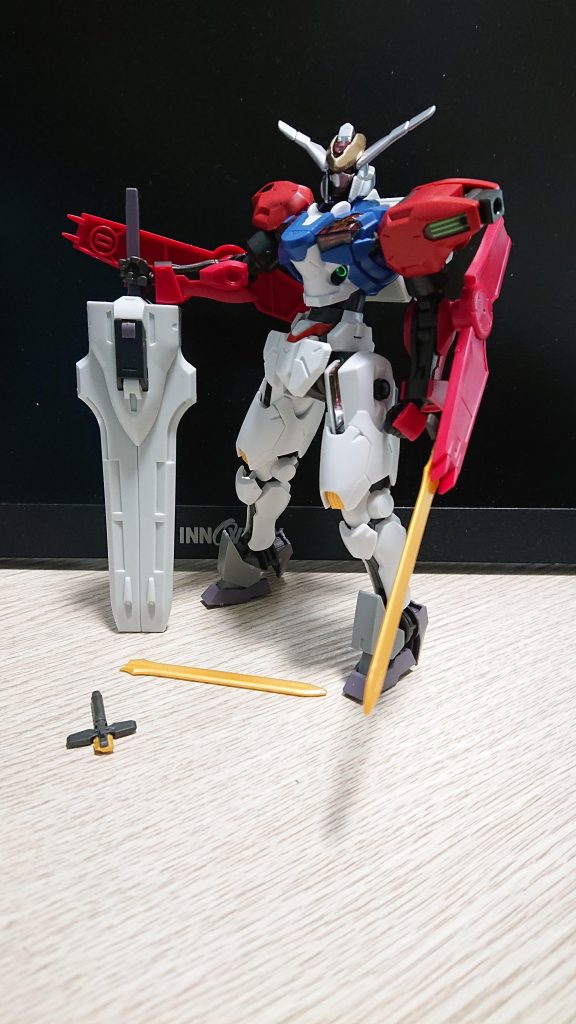 【制作】塗装前です。中古ショップで1,000円だったバエルに一目惚れして改造に臨みました。ミキシング頭　バエル胴と腰　エアリアル改肩　ダリルバルデ腕　グリムゲルデ（名前にてる、、、）脚　エアリアル（改じゃない）足　ガンヴォルヴァバックパック　シュバルゼッテ大剣　シュバルゼッテ黄色剣　グリムゲルデ