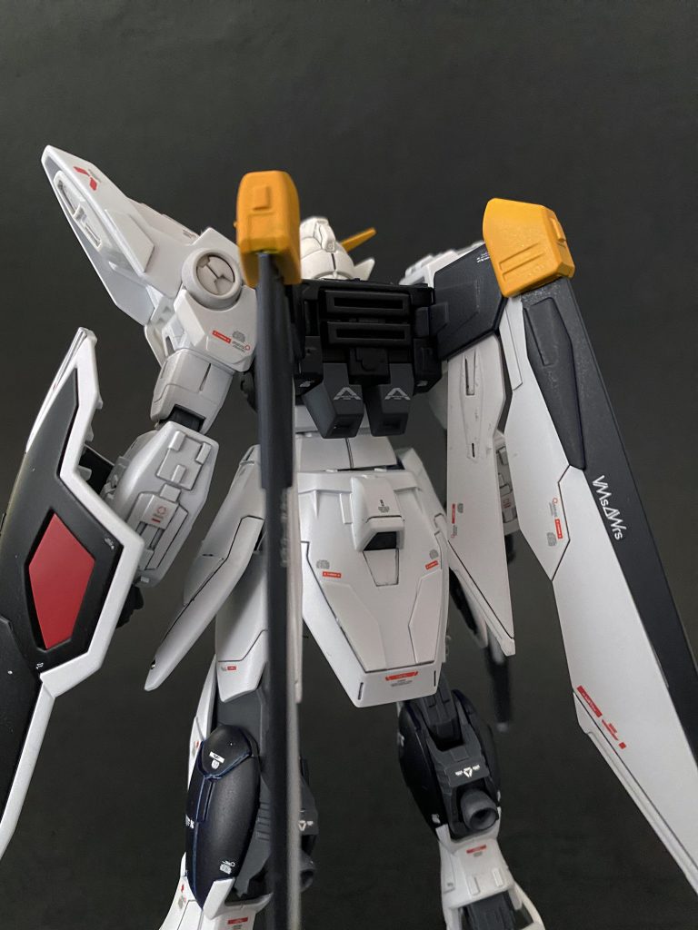 背部のメインスラスター？に百均の転写デカールを初使用。