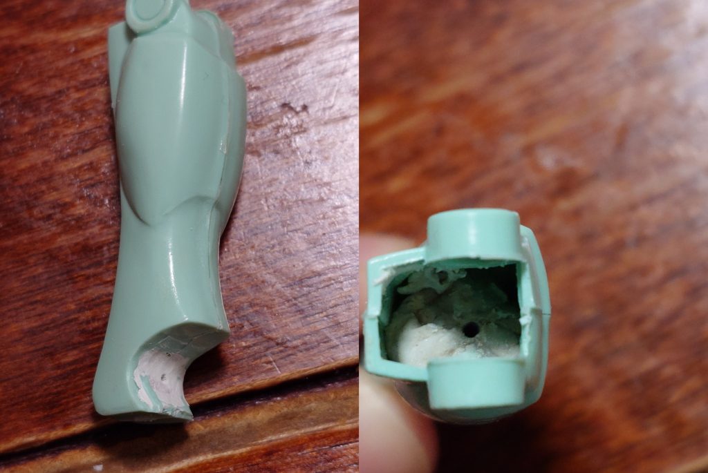 足の改造足首の接続部分を削り落としふくらはぎの中と削り落とした接続部の中にパテを詰めます（アルミ線接続のため）太ももの上部に腰とのアルミ線接続のための１ミリ穴を開けます（写真無し）