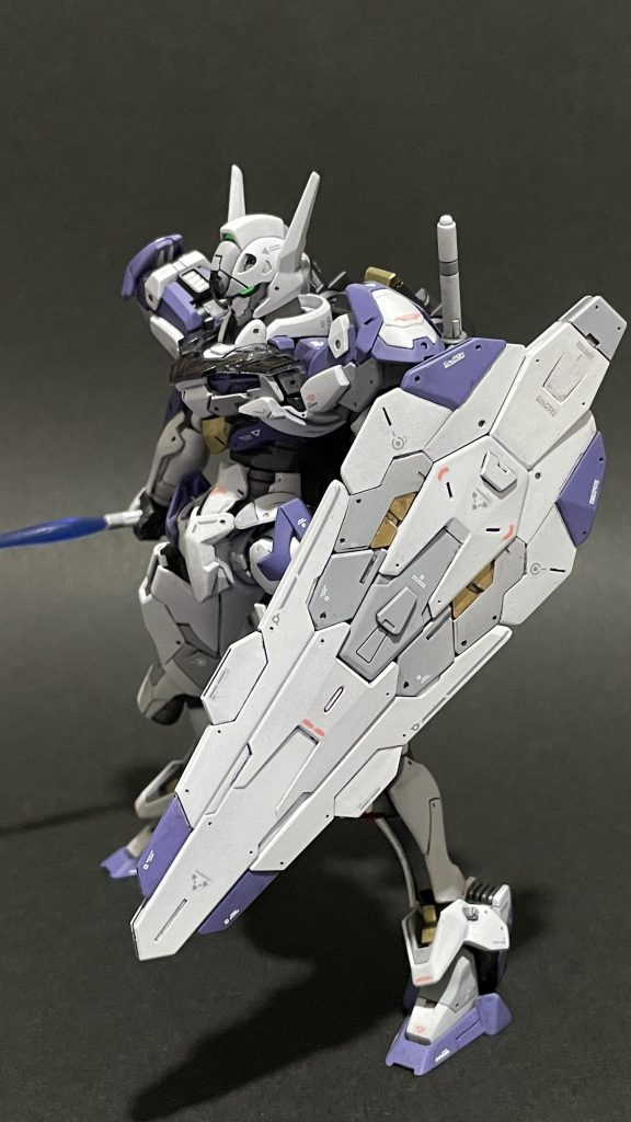 パーツの組み換えで、ガンダム・ルブリスに換装することも可能です。