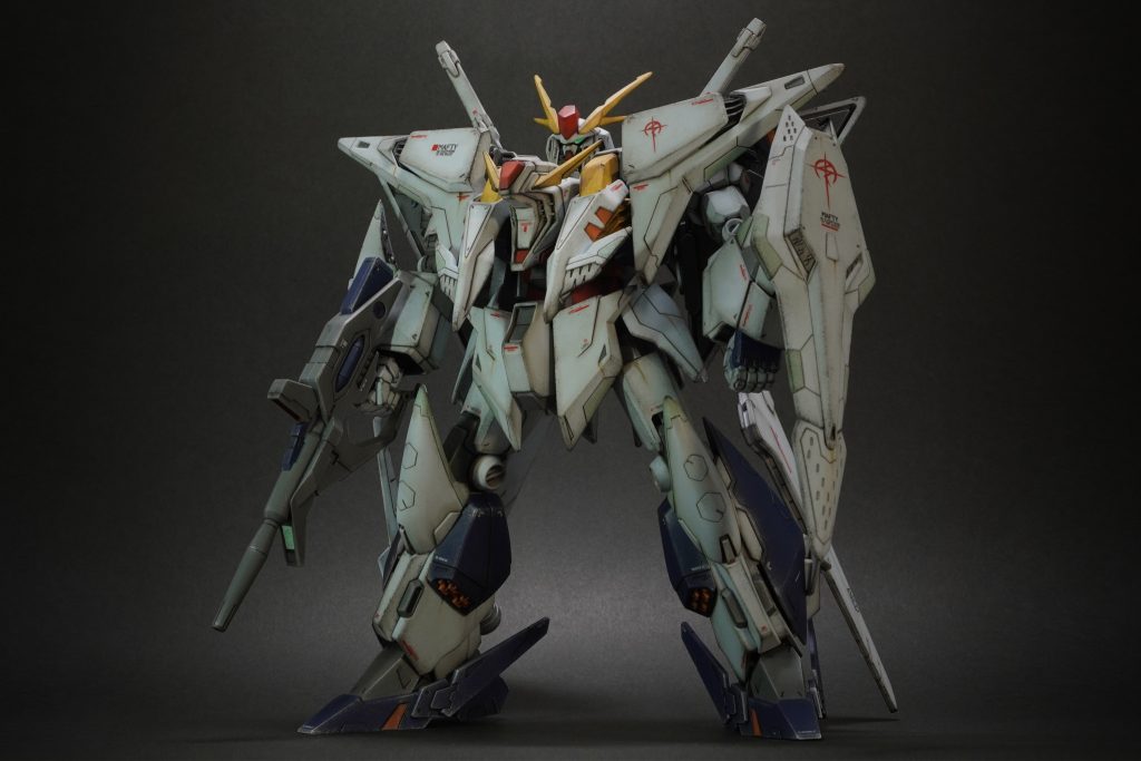 HGですがサイズは一般的なMG並みですので存在感があります。