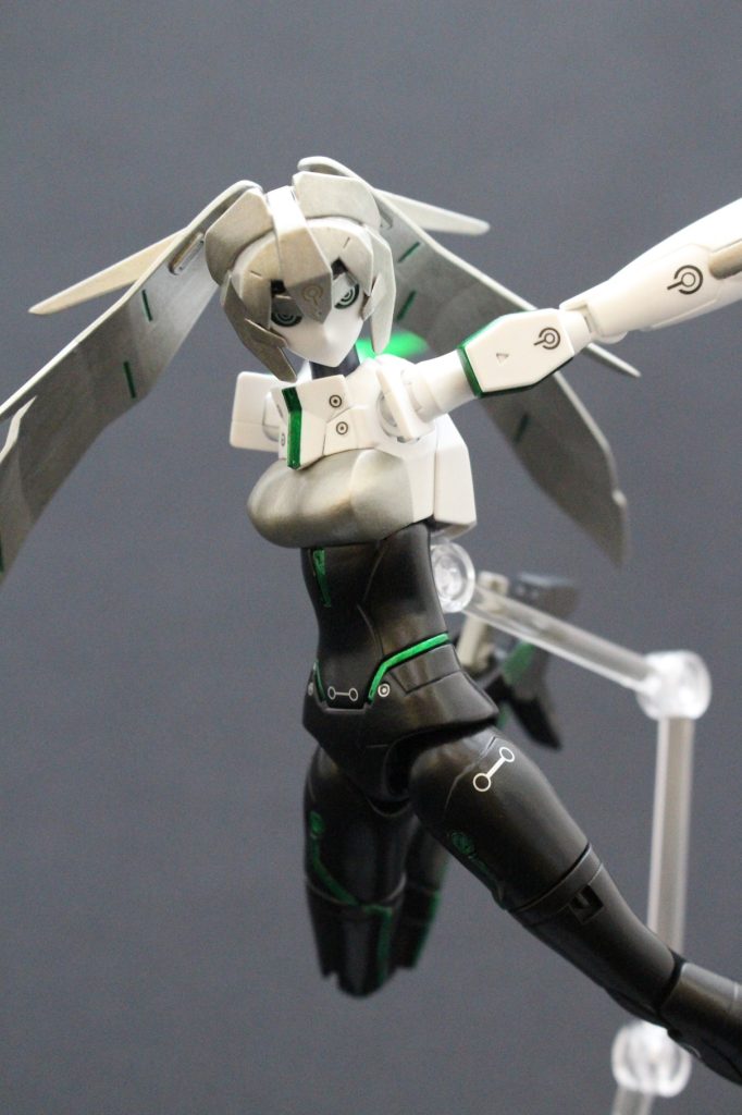 ビルドダイバーズの中ではナミとアヤメはFigure-rise Standardですが、サラとメイはHGBDの括りなのですね。何でだろうと思ったのですが、MS状態がメインのキットだからかなと...