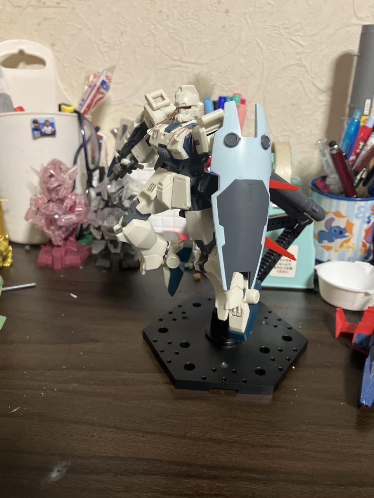 腰アーマーの推力じゃ足りないと思い背中に推力タンクを装備しました