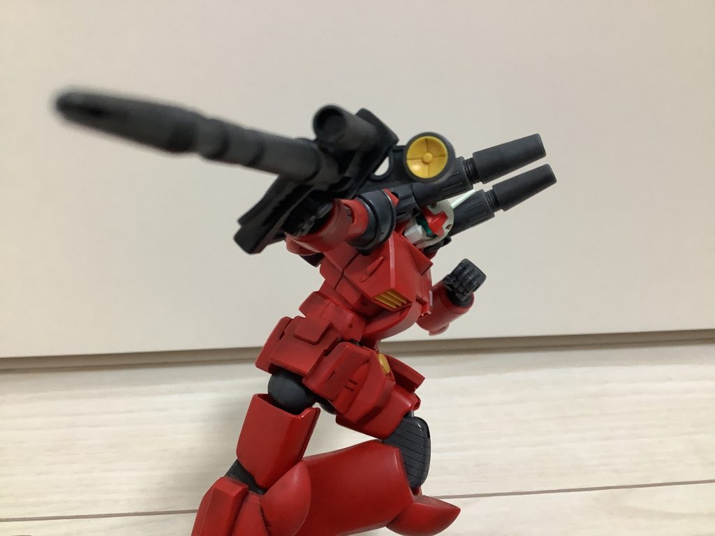 肩のキャノン砲もいいですがビームライフルもなかなかに似合う(gundam-kao3)