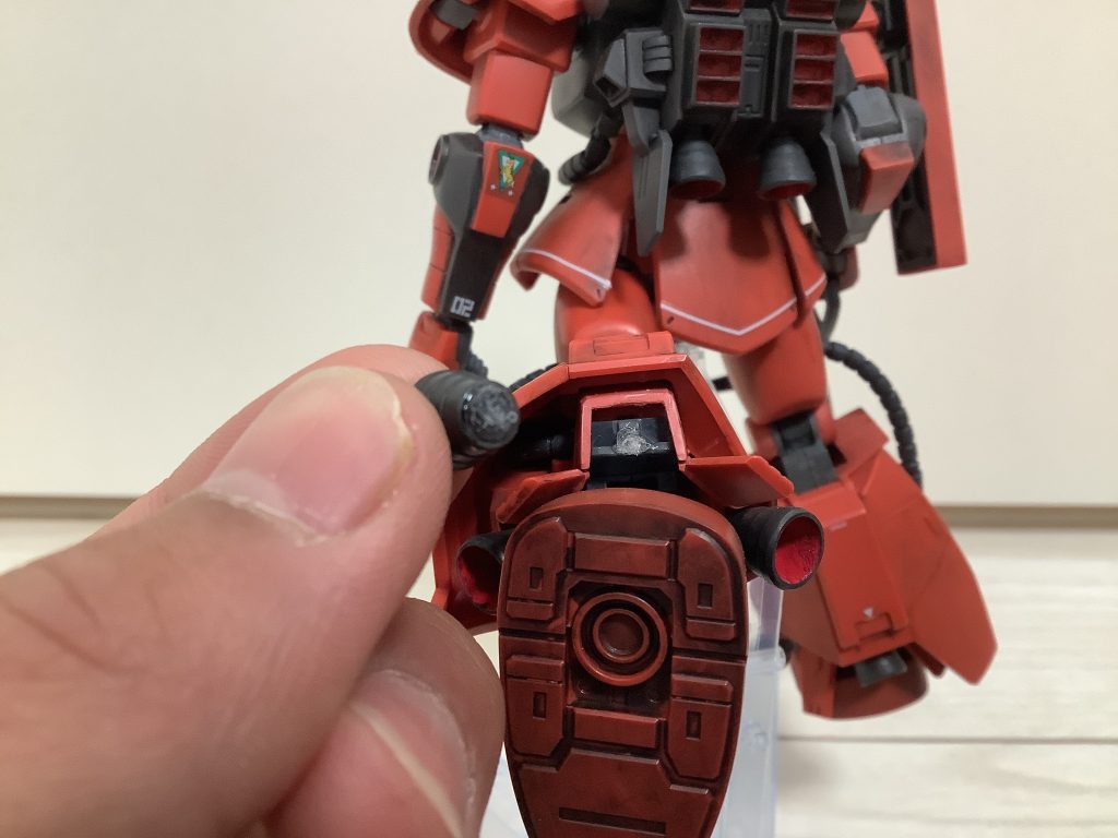 バーニアの軸が折れて無事死亡(zaku-kao9)瞬間接着剤で1回くっつけましたが無意味ですね真鍮線はまだ子供なんで持ってるはずもなく(zaku-kao4)