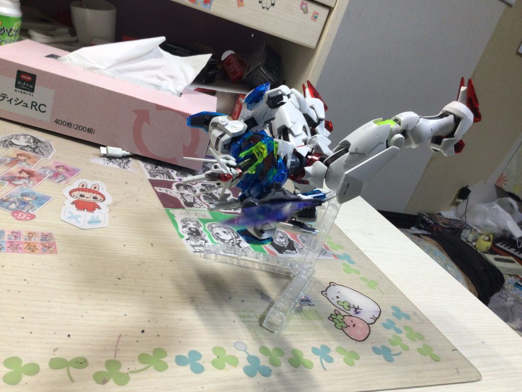 100分の1のエアリアルが宇宙で戦っているふうにしました！