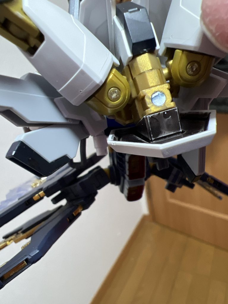 折れたピンどうやって抜き出せばよいか…しばらくどう飾るか検討します(￣▽￣;)