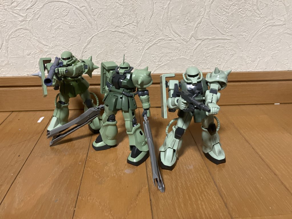 隊長機にアストレイΩの武器を持たせている以外付属のものを使っています