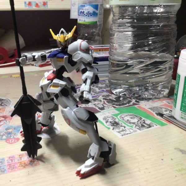 ガンダムバルバトスをかっこよくポージングしました！