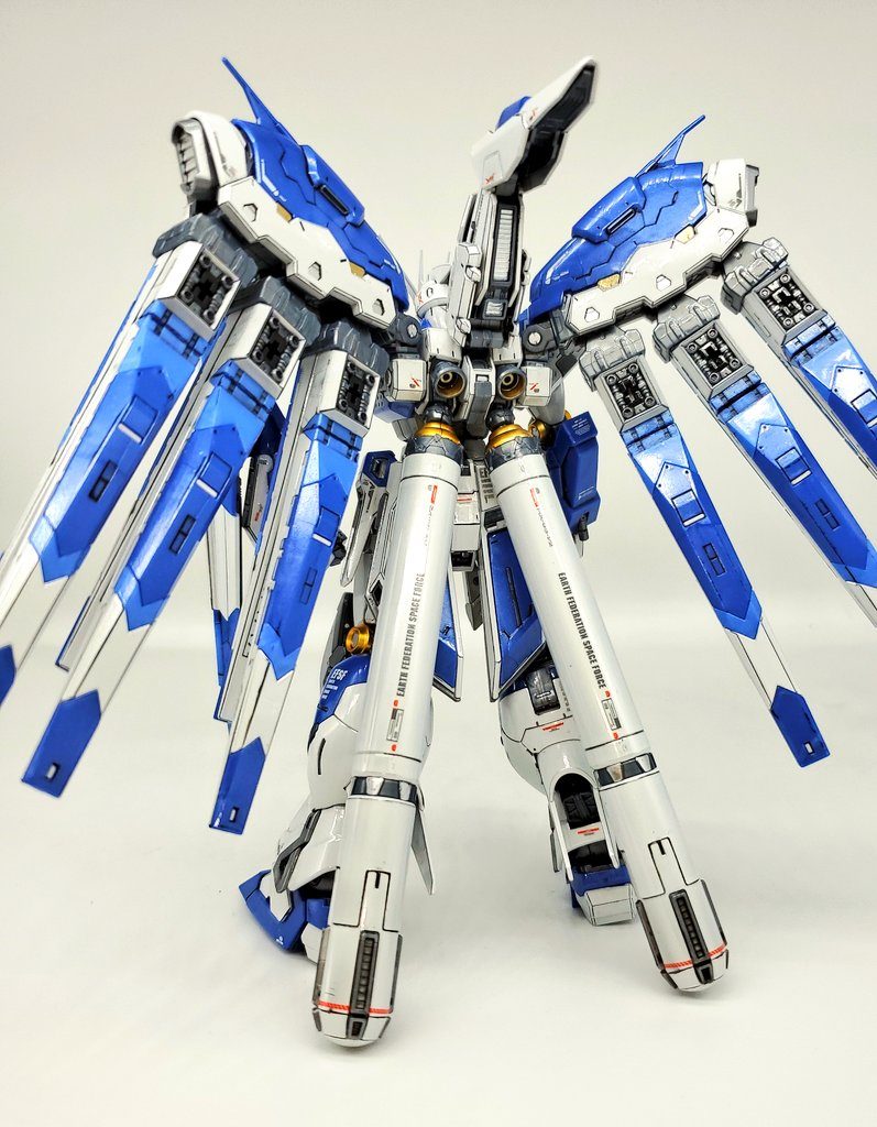 RGハイニューガンダム(チタニウムフィニッシュ)–4枚目/制作者：MJ