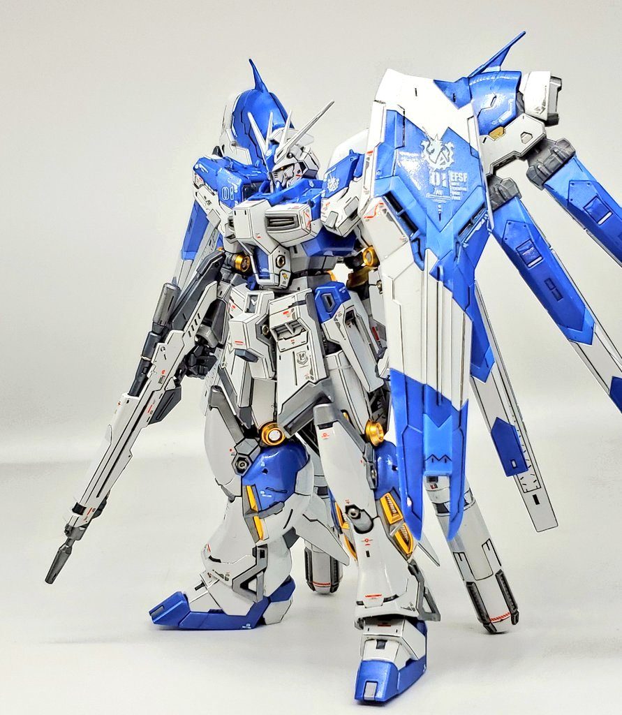 RGハイニューガンダム(チタニウムフィニッシュ)–2枚目/制作者：MJ