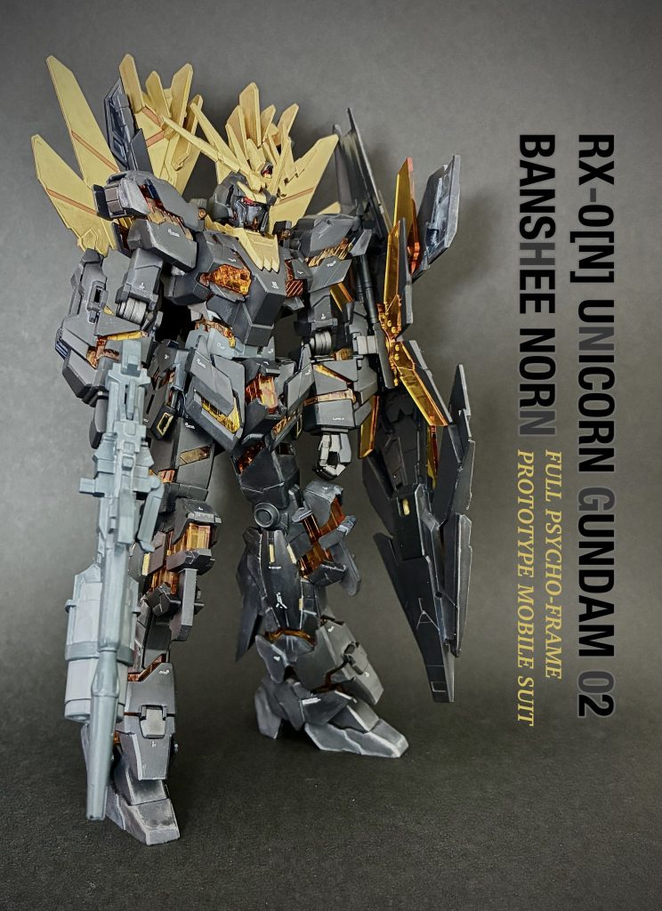 トップコートは金色のパーツだけで、あとの全体的な筆塗り/ウェザリングには、トップコートはしていません。下地処理に重きを置きました。