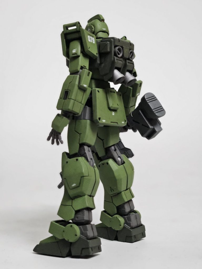 バックパックは色分け塗装が出来るようにあとハメの工作をしてみましたが、あまり目立たないようですね…w