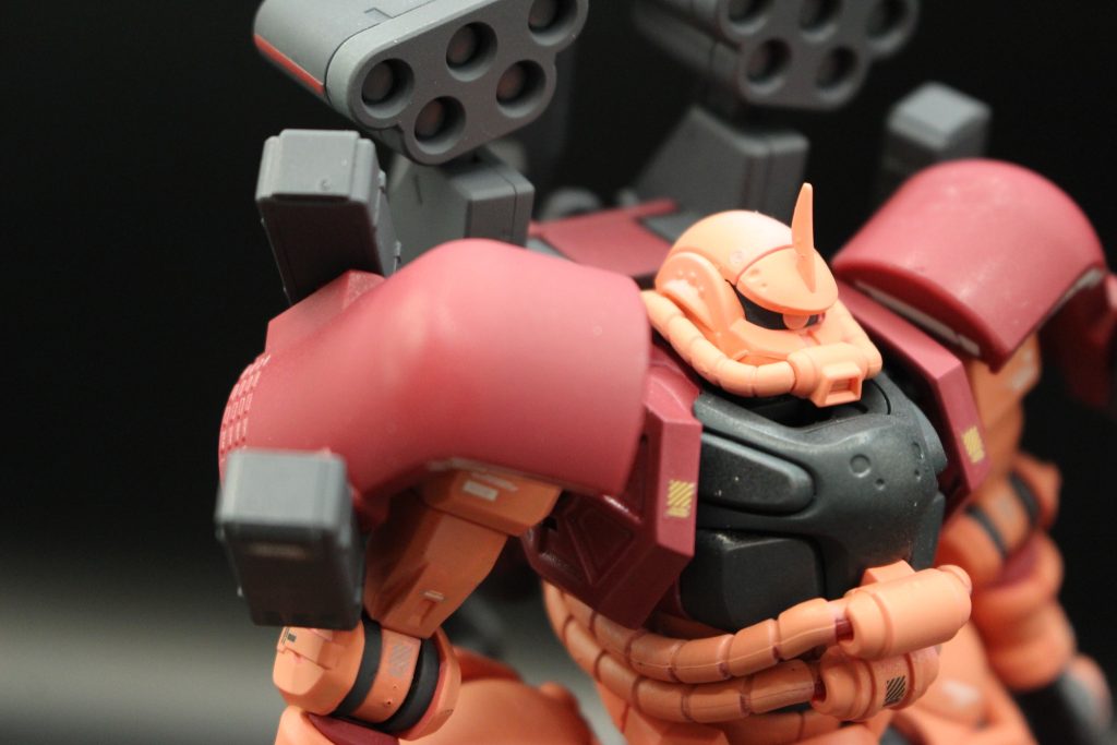 肩は無改造で接続してます。すこし緩いですが・・・w