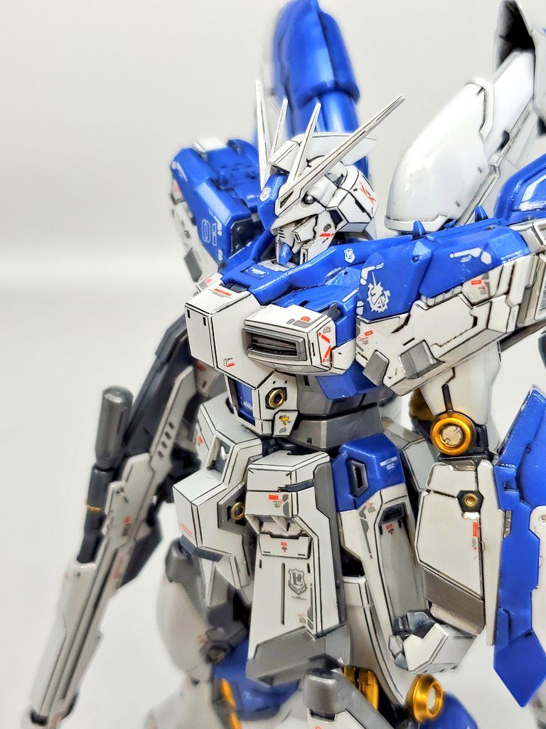 RGハイニューガンダム(チタニウムフィニッシュ)