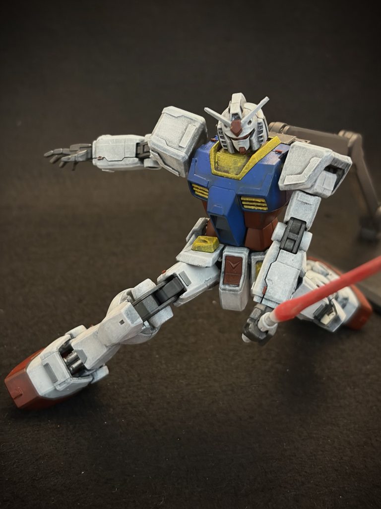 RX-78-2ガンダム 〜色違いプラバンとレッドチップを添えて–7枚目/制作者：とうと｜かけだし食卓モデラー＠スポンジ塗装