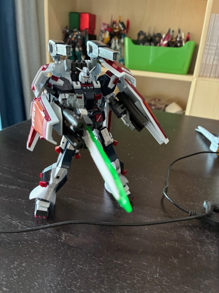 射撃像。ミキシングしたあとFAガンダムの設定紹介動画を見たんですが、どうやら腕のビーム砲は高出力ビームソードとして運用出来そうです、ソード追加する意味がなくなりました(gundam-kao5)