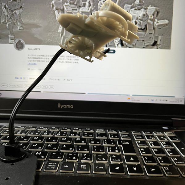 ウ：ジオンめっ！ジャブローから出ていけっ！A：ウッディー大尉！無理ですっ！！S：冗談ではないっ！ってことで、主菜に沿える添え物の方が早く上がりそうで…1/144ファンファン、MSとの対比はこんなもんみたい。意外とデカい。気を抜いたサポート設定の為に両上部方向舵の下部が溶けているのはご愛敬…(ーー;)…(ノД`)・゜・。今年も、もしよろしければ…お付き合いを♥（5枚目）