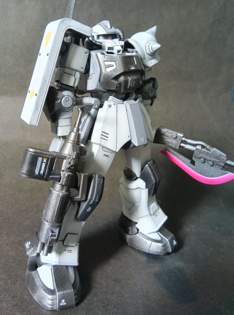 三体目に購入したモノ。シン・マツナガ搭乗というIf設定で塗装しました。