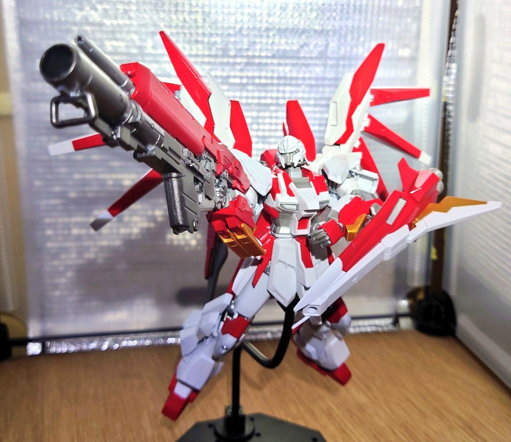 前作のV2コマンドクアンタが黒系の配色だったので今作のシナンジュは白系のヒロイックな感じの配色になるようにしてみました。まだまだ不慣れで拙い部分もあるけど今作も楽しく作れたので満足のいくものが作れました。さてと次は何を作って楽しみましょうかね。